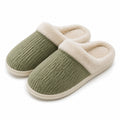 Chaussons 42/43 en textile côtelé vert avec doublure douce pour intérieur